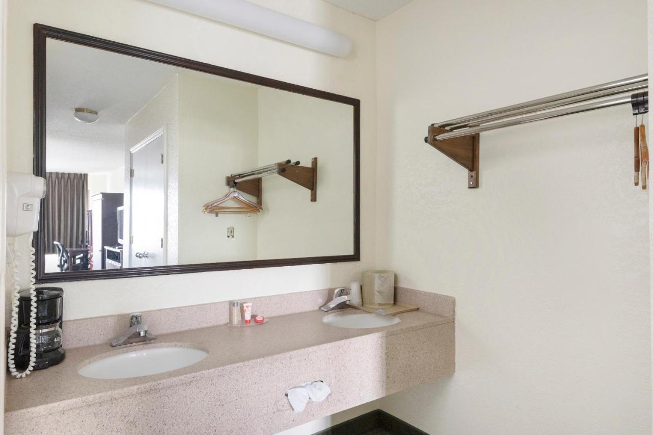 Econo Lodge カナポリス エクステリア 写真
