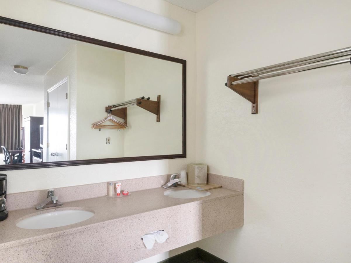 Econo Lodge カナポリス エクステリア 写真